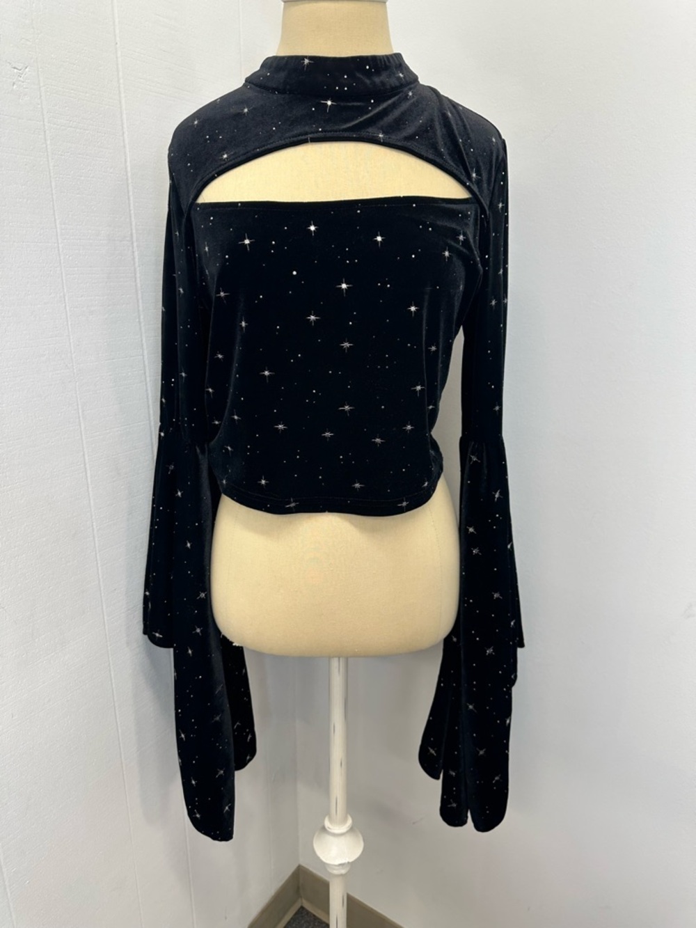 Cider Large Crop Top Stars Celestial Black Velvet Dramatic Bat Cape Sleeves